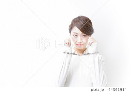 逮捕された女性 逮捕された女性 44361914