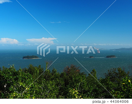波のある播磨灘の風景 家島諸島 波のある播磨灘の風景 家島諸島 44364006