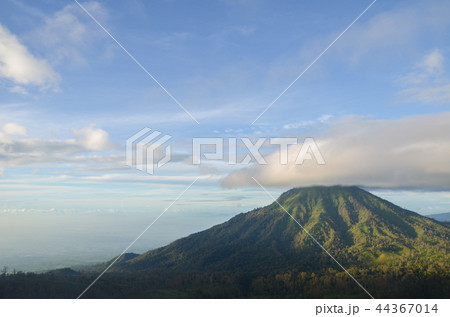 イジェン火山から見える山 イジェン火山から見える山 44367014
