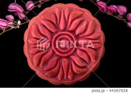 Chinese sakura moon cake Chinese sakura moon cake 44367038