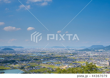讃岐平野(香川県三木町から高松市街方面を望む) 讃岐平野(香川県三木町から高松市街方面を望む) 44367079