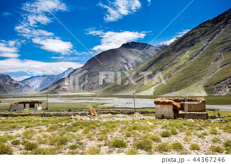 Mountain view Mountain view 44367246