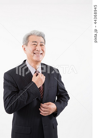 高齢者 老人 男性 44368945