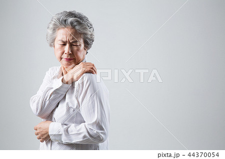 高齢者 老人 女性 44370054