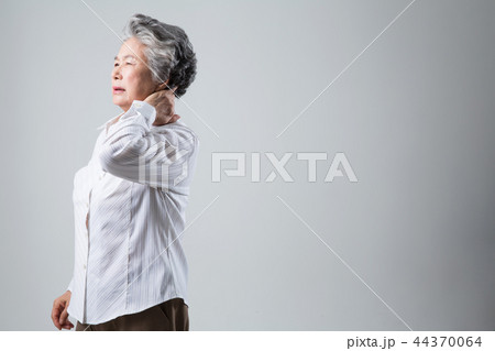 高齢者 老人 女性 44370064