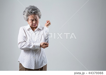 高齢者 老人 成人 44370066