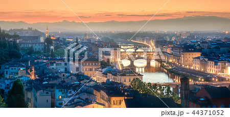 Arno River and Basilica at sunset Florence, Italy Arno River and Basilica at sunset Florence, Italy 44371052