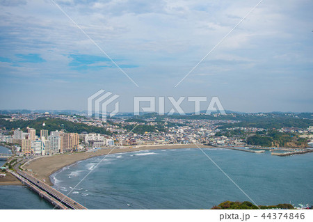 高台から望む江ノ島の風景 高台から望む江ノ島の風景 44374846