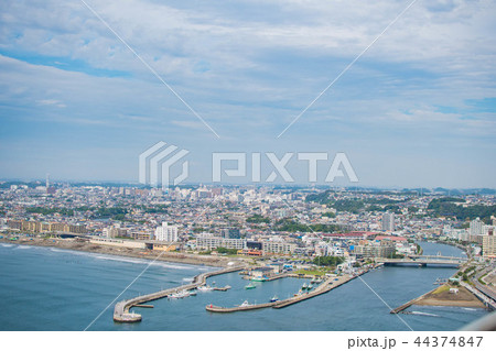 高台から望む江ノ島の風景 高台から望む江ノ島の風景 44374847