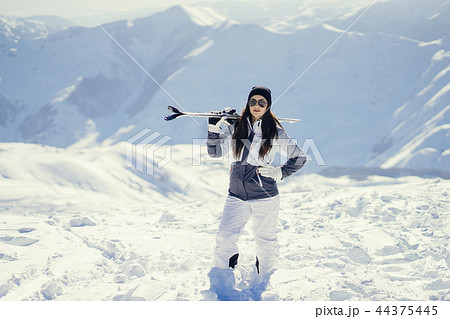 girl with ski 44375445