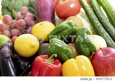 フレッシュな野菜と果物 フレッシュな野菜と果物 44377911
