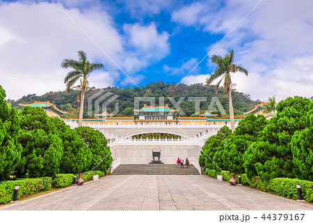 Taiwan National Palace Museum 44379167