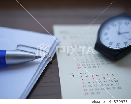 ビジネスイメージ・カレンダー・書類・時計 44379973