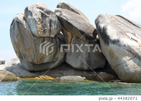 Isle of large stones in the ocean Isle of large stones in the ocean 44382071