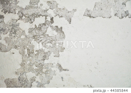 White cement walls peeled paint. Peel wall. White cement walls peeled paint. Peel wall. 44385844