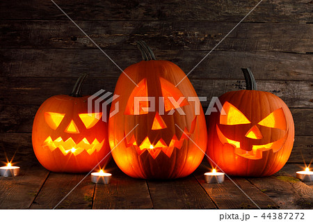 Halloween pumpkins and candles 44387272