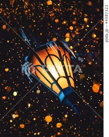 A Magical Old Street Lantern Bokeh Shines at Night A Magical Old Street Lantern Bokeh Shines at Night 44387321