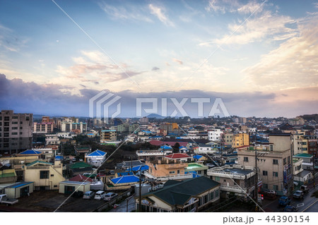 Hamdeok Seoubong beach town during sunrise Hamdeok Seoubong beach town during sunrise 44390154