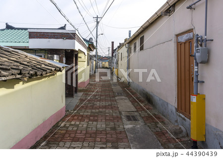 hwangridan street alleyway hwangridan street alleyway 44390439