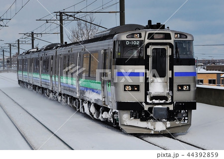 稲積公園駅に入線する函館本線普通列車(キハ201系) 稲積公園駅に入線する函館本線普通列車(キハ201系) 44392859