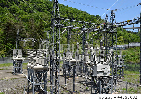 山間部の変電設備 44395082
