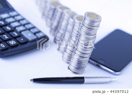Counting income 44397012