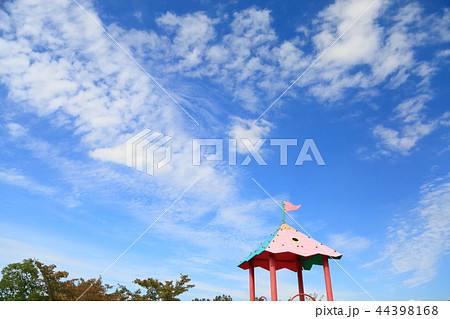 遊具と秋の空 遊具と秋の空 44398168