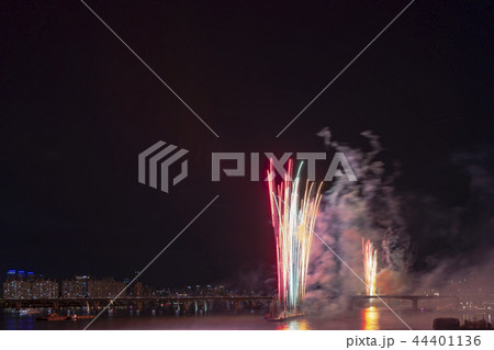 63ビル 川 河 44401136