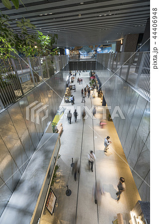 旧東横線渋谷駅ホーム線路跡地に好奇心刺激する渋谷ストリーム開業魅力的な話題のスポット高層ビル商業施設 旧東横線渋谷駅ホーム線路跡地に好奇心刺激する渋谷ストリーム開業魅力的な話題のスポット高層ビル商業施設 44406948