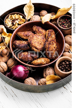 Vegetarian cutlet from walnut 44408009