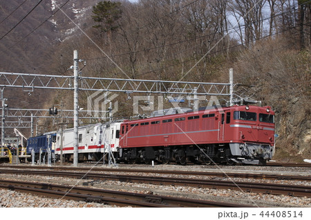 上越線を行く電気機関車牽引のマヤ検測列車 44408514