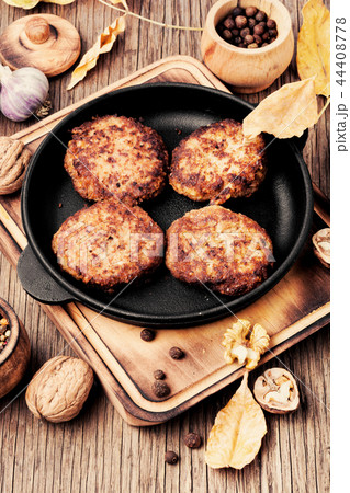 Vegetarian cutlet from walnut Vegetarian cutlet from walnut 44408778