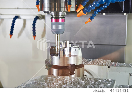 Milling machine with tubes for cooling part Milling machine with tubes for cooling part 44412451