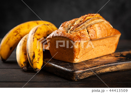 Homemade banana bread 44413509