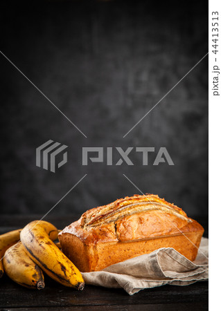Homemade banana bread 44413513