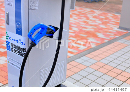 電気自動車用の充電スタンド 01 電気自動車用の充電スタンド 01 44415497
