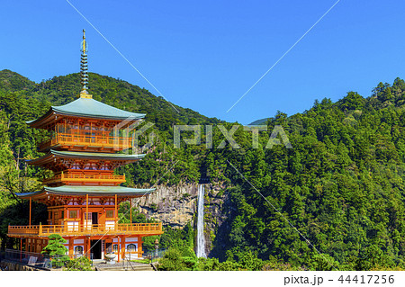 三重塔の風景 44417256