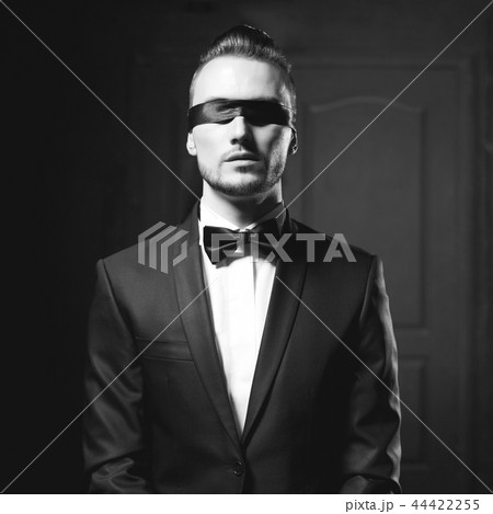 Handsome stylish man 44422255