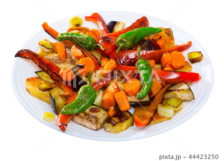 Vegetarian food - vegetables baked in the oven 44423250