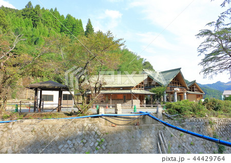 筑前岩屋駅(福岡県朝倉郡東峰村:JR日田英彦山線)九州北部豪雨後利用されていない駅舎・2018年10 筑前岩屋駅(福岡県朝倉郡東峰村:JR日田英彦山線)九州北部豪雨後利用されていない駅舎・2018年10 44429764