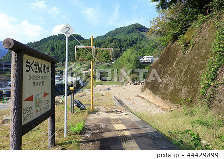 筑前岩屋駅ホームより北側を撮影（福岡県朝倉郡東峰村：JR九州日田英彦山線）2018年10月撮影 44429899