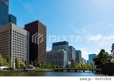 (東京都-都市風景)和田倉濠と丸の内オフィスビル１ 44431928