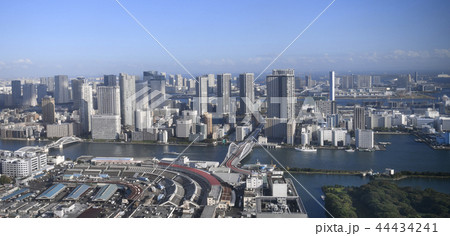 日本の東京都市景観  築地市場・83年の歴史に幕、6日営業終了。右奥は、豊洲市場など＝10月6日撮影 44434241