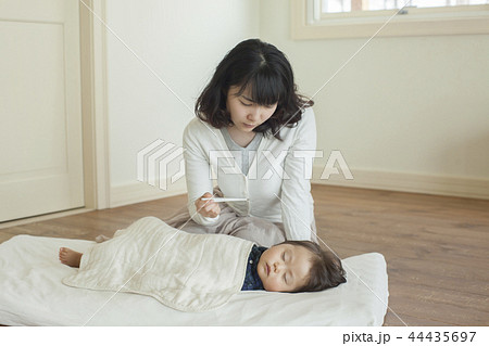 赤ちゃん 熱 赤ちゃん 熱 44435697