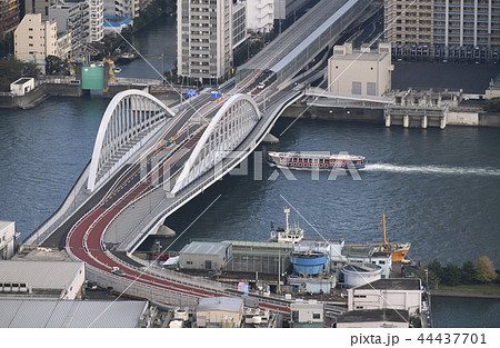日本の東京都市景観 水上バスなどを望む(画面下は、6日営業終了した築地市場)=10月6日撮影 日本の東京都市景観 水上バスなどを望む(画面下は、6日営業終了した築地市場)=10月6日撮影 44437701