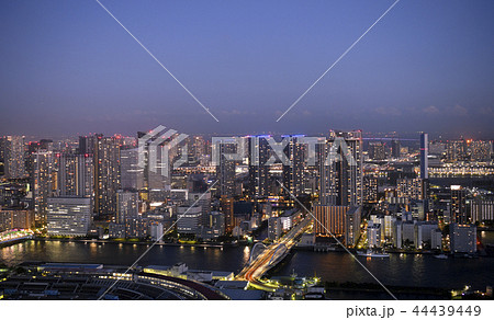 日本の東京都市景観  築地市場・83年の歴史に幕、6日営業終了。右奥は、豊洲市場＝10月6日撮影 44439449