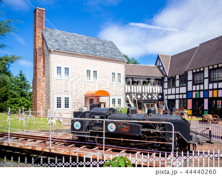 静岡県 テーマパークの風景 伊豆修善寺虹の郷 イギリス村 ロムニー鉄道sl の写真素材