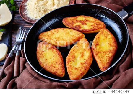 Chvishtari on a skillet, close up 44440443