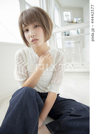 ストレート ショートヘア 女性 ストレート ショートヘア 女性 44442577