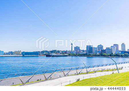 秋晴れの横浜 山下公園と氷川丸の風景 秋晴れの横浜 山下公園と氷川丸の風景 44444033